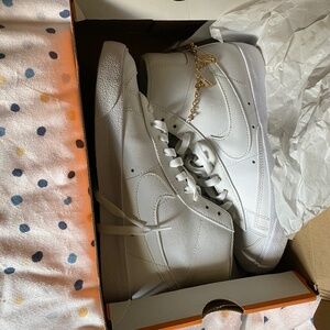 Nike women’s shoes